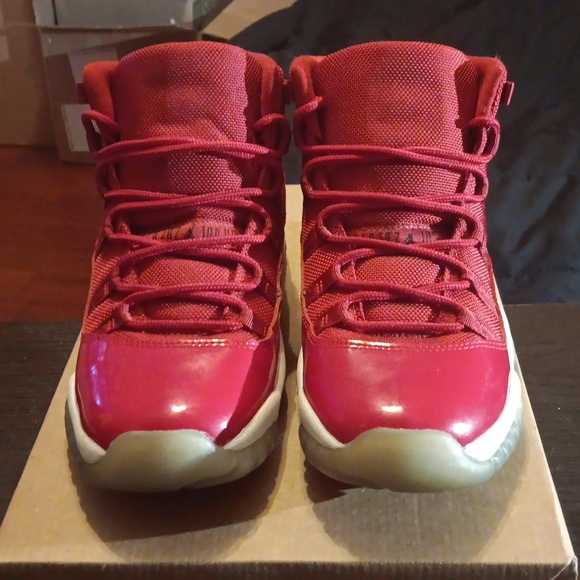 Jordan 11 Retro Win Like 96 Sneakers SZ 6.5Y Womens SZ 8 EUC - Picture 4 of 10